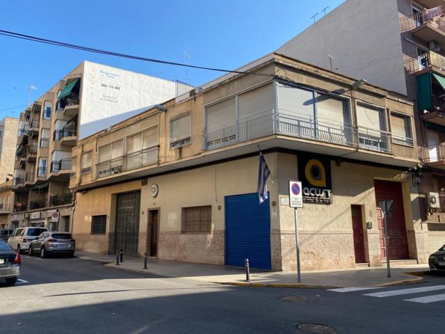 Se vende edificio en Altabix a 2 calles!Actualmente con 2 viviendas en Planta Alta, locales y sótano photo 0