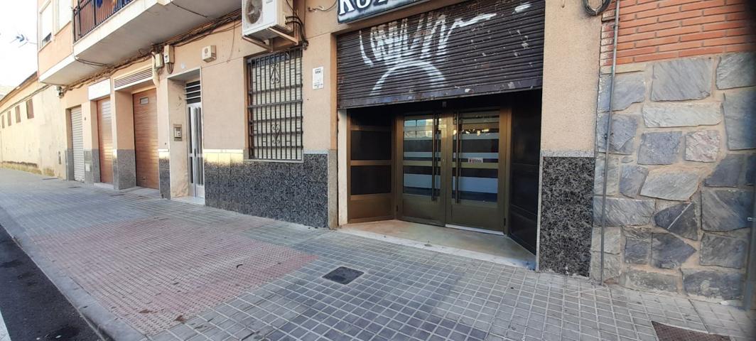 ¿Quieres poner un bar? te lo ponemos fácil con éste local comercial en Novelda sito junto a colegio photo 0