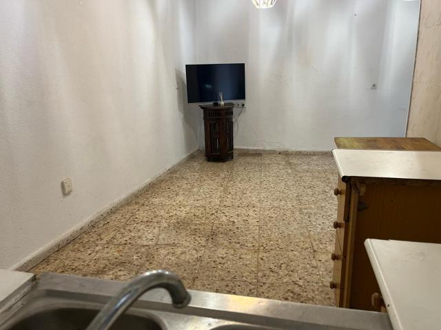 Se vende planta baja de 40 metros cuadrados junto Depósitos del Agua de Carrús!!! photo 0