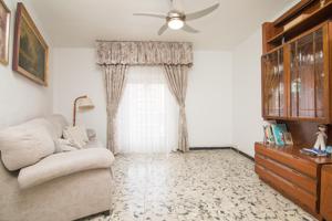 Se alquila piso de 3 habitaciones y balcón junto Ceu y Puente de la Virgen!! photo 0