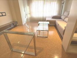 Te ofrecemos este interesantísimo y precioso piso en alquiler en zona antiguos Juzgados en bloque seminuevo con amplio ascensor y entrada al edificio completamente accesible, orientación sol de med photo 0