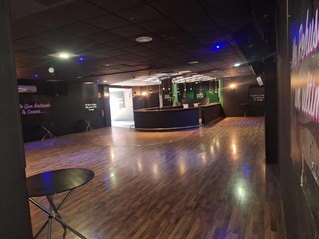 Esta es tu oportunidad de tener la mejor discoteca de la Vega Baja (Cox-Albatera) . Discoteca con Piscina , Jardines , Cabañas Vip , Sala interior . Con un total de  3000 m2  totalmente montados , c photo 0