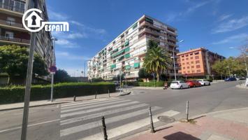 PISO DE ESQUINA EN PARQUE EUROPA,LAS AGUILAS,MADRID photo 0