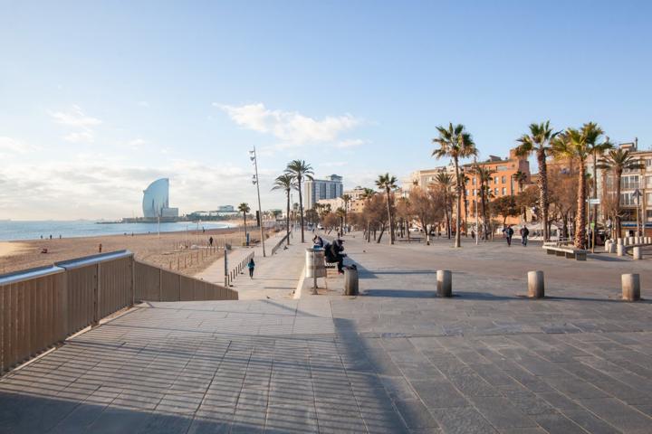 ¡Inversión estratégica en La Barceloneta con un 6% de rentabilidad! photo 0