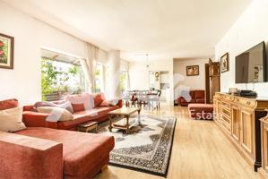 Vivienda con terraza junto al mar photo 0