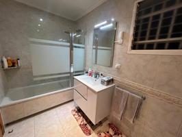 ¡Tu nuevo hogar en Plaza Madrid: amplio, luminoso y con garaje incluido! photo 0