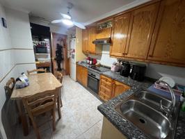 ¡Tu nuevo hogar en Plaza Madrid: amplio, luminoso y con garaje incluido! photo 0