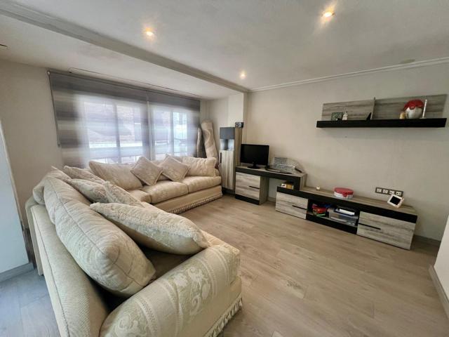 ¡Amplio piso reformado con balcón en Corazón de Jesús, listo para entrar a vivir! photo 0