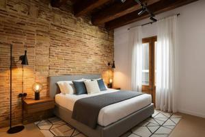 Fantástico piso reformado con estilo rústico moderno en el corazón del Raval photo 0