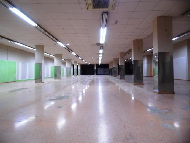 Local comercial en alquiler Altabix-Universidad con parking. photo 0