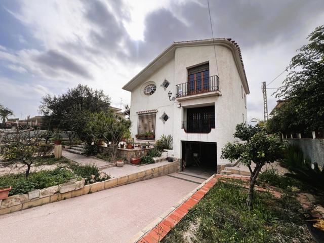 Chalet urbano en Elche, zona Ciudad Jardín photo 0