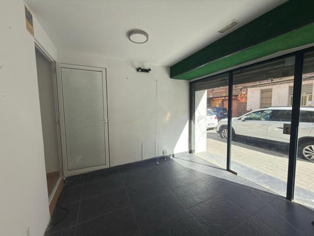 LOCAL COMERCIAL 93M2 CON LUZ Y AGUA JUNTO PINTOR GISBERT photo 0