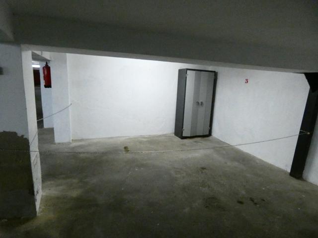 Plaza de garaje en San Blas photo 0