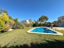 Espectacular chalet de 7 dormitorios con piscina privada en Alicante en parcela de 1000 m2 photo 0