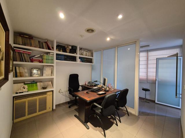 Un hogar con historia, elegancia y vistas privilegiadas en el corazón de Alicante. photo 0