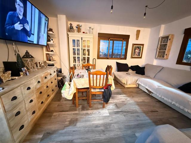 Encantador Chalet Reformado en San Vicente del Raspeig - Ideal para tu Familia photo 0