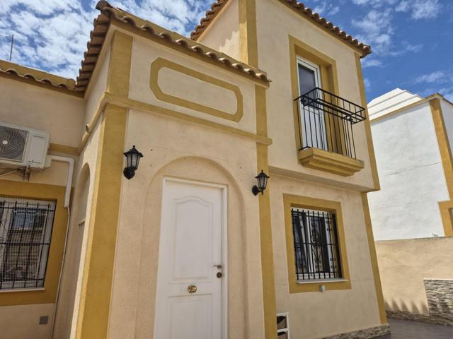 Chalet adosado en zona Carrefour photo 0