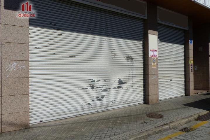 LOCAL COMERCIAL CON TRES PLAZAS DE GARAJE CON VADO photo 0