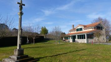 IMPRESIONANTE CONJUNTO DE DOS CHALETS CON CABALLERIZAS EN O CARBALLIÑO photo 0