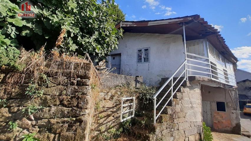 CASA DE PIEDRA SITA EN LA ZONA DE VILAMARIN, A 15 MINUTOS DE LA CIUDAD DE OURENSE photo 0