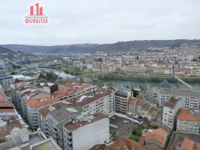 IMPRESIONANTE VIVIENDA CON VISTAS EN EL CENTRO DE OURENSE photo 0