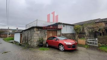 CASA CON GALPÓN, PATIO Y PEQUEÑA PARCELA CERCA DE CELANOVA photo 0