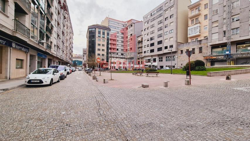 VENTA DE PLAZA DE GARAJE CERRADA EN PLAZA EDUARDO BARREIROS photo 0