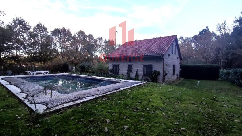 CHALET DE PIEDRA CON PISCINA Y JARDÍN EN PADERNE DE ALLARIZ photo 0