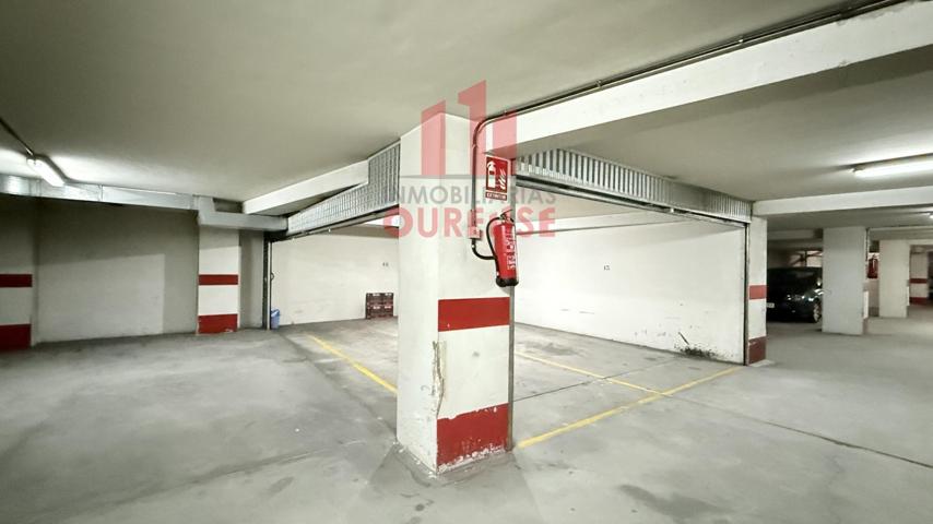 VENTA DE CONJUNTO DE TRES PLAZAS DE GARAJES CERRADAS EN EL CENTRO DE OURENSE photo 0