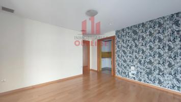 APARTAMENTO SEMINUEVO SIN AMUEBLAR EN EL CENTRO DE OURENSE photo 0