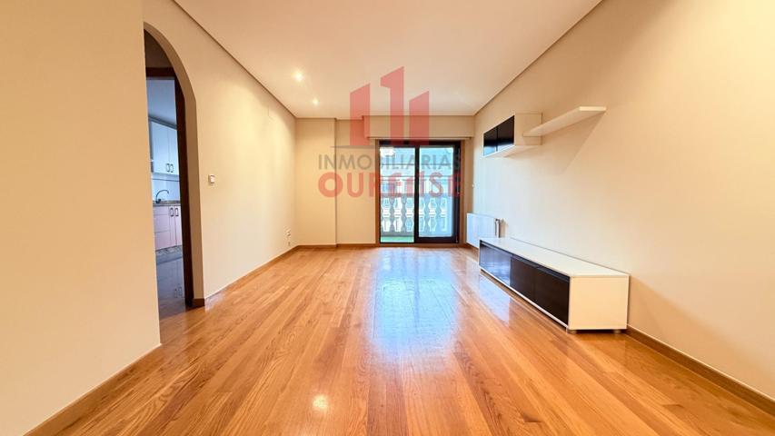 AMPLIO PISO SIN AMUEBLAR EN O COUTO photo 0