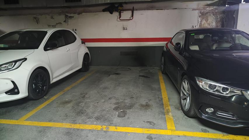 Plaza de parking amplia! photo 0