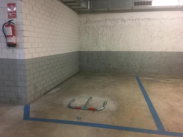 Plaza de Parking en Poblenou photo 0