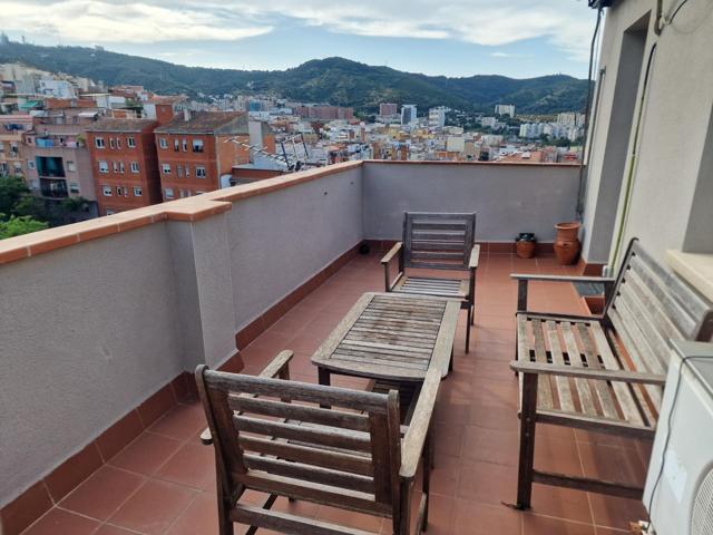 Ático dúplex con encanto en Horta, tres terrazas y vistas de ensueño photo 0