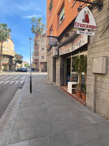 Oportunidad de Inversión en Santa Coloma de Gramenet, Local en Venta photo 0