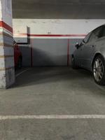 Plaza de Parking para coche pequeño o dos motos en Calle Sant Ignaci 3 photo 0