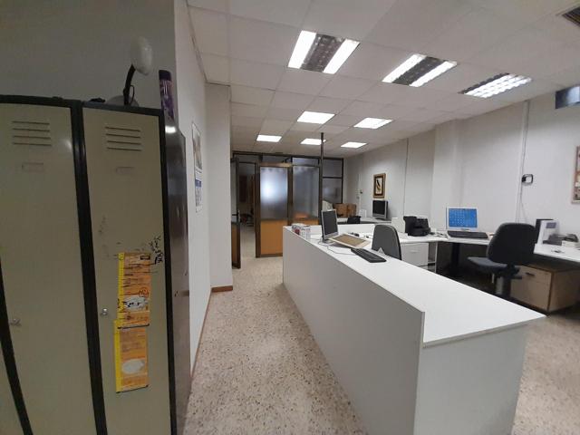 Local comercial céntrico!! photo 0