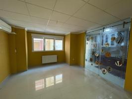 Primera planta reformada para vivir con todas las comodidades! photo 0