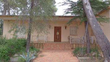 Exclusivo Chalet en urbanización Loma del Castillo de Chiva photo 0