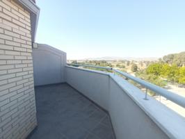 Ático en Esquina Luminoso, seminuevo y con Vistas, Frente a Colegios – ¡Tu Hogar Ideal! photo 0