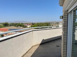 Ático en Esquina Luminoso, seminuevo y con Vistas, Frente a Colegios – ¡Tu Hogar Ideal! photo 0