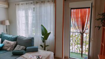 Piso con mucho encanto en plena Plaza de las Malvas photo 0