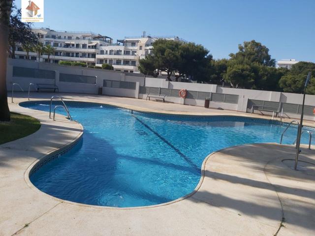 ALQUILER DE PISO DE DOS DORMITORIOS CON PLAZA DE GARAJE EN URBANIZACIÓN CON PISCINA photo 0