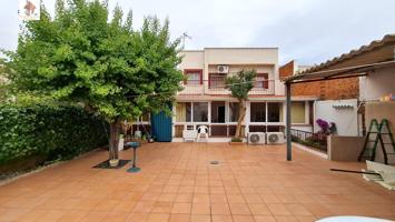 VENTA DE CASA EN EL CENTRO DE SESEÑA CON GRANDES ESPACIOS Y GRAN PATIO photo 0