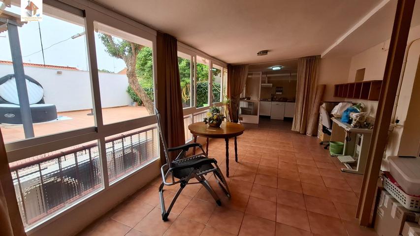 VENTA DE CASA EN EL CENTRO DE SESEÑA CON GRANDES ESPACIOS Y GRAN PATIO photo 0