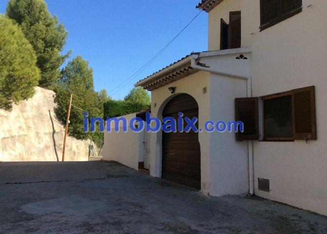 Casa con vistas al mar, en venta en Comarruga, Tarragona photo 0