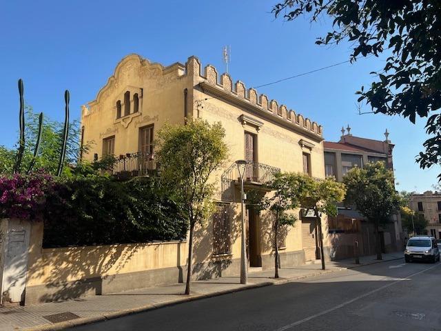 Espectacular vivienda con jardín en el centro de Sant Feliu Llobregat photo 0