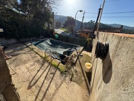 TORRELLES TERRENO EN VENTA CON  EDIFICACIÓN DE 43m2 Y SUMINISTROS DE ALTA photo 0