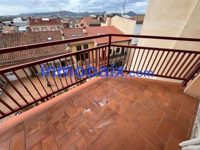 Piso En venta en Centre, Cornella De Llobregat photo 0
