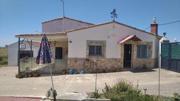 FINCA RUSTICA CON TERRENO, 2 CASAS Y PISCINA EN ZAMORA. photo 0